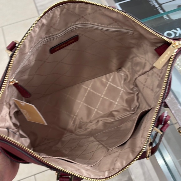 MICHAEL KORS Charlotte Large Leather Top-Zip Tote
Dark Cherry NWT - Picture 15 of 16